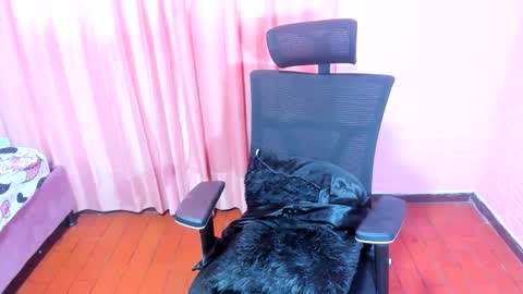 Snapshot of ishanyfalak chatting on 12/21/25, 05:31 Ishanyfalak online show from 12/21/25, 05:31