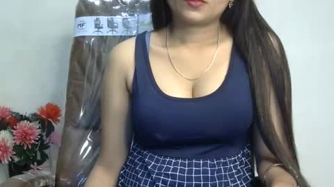 ishika_ishu online show from 10/06/25, 03:48