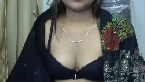 Snapshot of ishika_ishu chatting on 12/20/25, 07:21 ishika_ishu online show from 12/20/25, 07:21