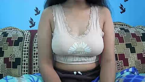ishika_singh_ online show from 12/16/25, 03:33