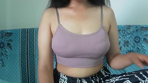 Snapshot of ishika_singh_ chatting on 06/23/26, 01:47 ishika_singh_ online show from 06/23/26, 01:47