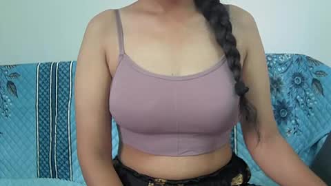 Snapshot of ishika_singh_ chatting on 06/29/26, 01:56 ishika_singh_ online show from 06/29/26, 01:56