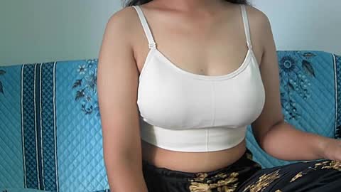 Snapshot of ishika_singh_ chatting on 07/07/26, 03:20 ishika_singh_ online show from 07/07/26, 03:20
