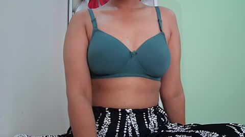 Snapshot of ishika_singh_ chatting on 07/16/26, 02:06 ishika_singh_ online show from 07/16/26, 02:06