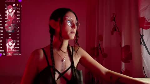 Snapshot of isis1012 chatting on 04/26/26, 02:31 isa online show from 04/26/26, 02:31