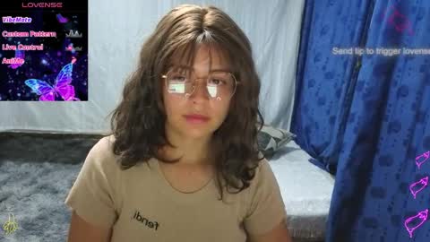 Snapshot of isis_11 chatting on 04/11/26, 12:15 isis_11 online show from 04/11/26, 12:15