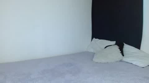 Isis  online show from 02/10/25, 08:42