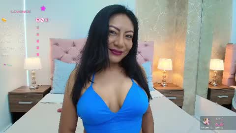 Snapshot of isis_choi chatting on 07/11/26, 07:27 Isis Choi online show from 07/11/26, 07:27