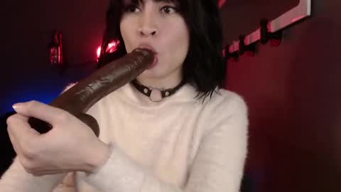 Snapshot of isis_diosa chatting on 01/07/25, 10:52 Ana Maria online show from 01/07/25, 10:52