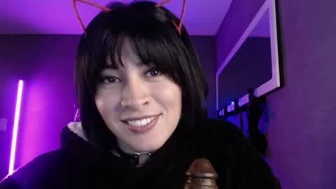 Snapshot of isis_diosa chatting on 02/19/25, 09:17 Ana Maria online show from 02/19/25, 09:17