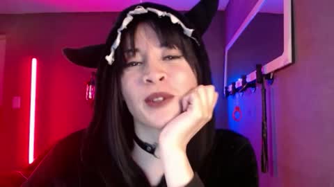 Snapshot of isis_diosa chatting on 09/15/25, 10:04 Ana Maria online show from 09/15/25, 10:04