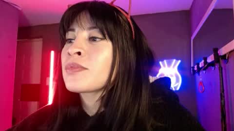 Snapshot of isis_diosa chatting on 10/28/25, 10:12 Ana Maria online show from 10/28/25, 10:12