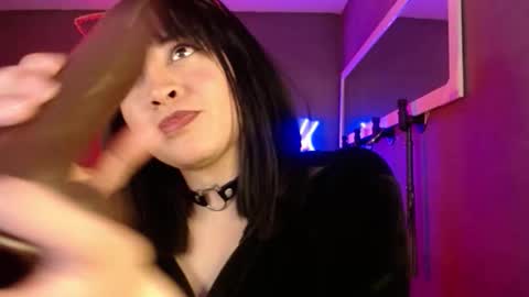 Snapshot of isis_diosa chatting on 11/10/25, 02:38 Ana Maria online show from 11/10/25, 02:38