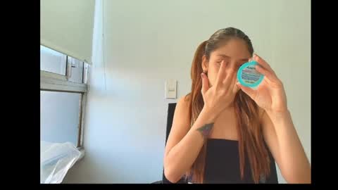 Snapshot of isis_pink chatting on 04/02/26, 01:31 Alaya online show from 04/02/26, 01:31