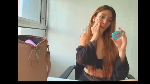 Snapshot of isis_pink chatting on 04/09/26, 02:55 Alaya online show from 04/09/26, 02:55