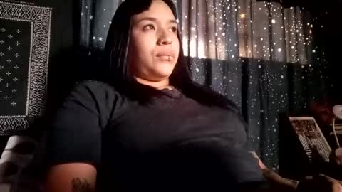 Snapshot of isisbathory chatting on 11/26/25, 10:22 Isis online show from 11/26/25, 10:22