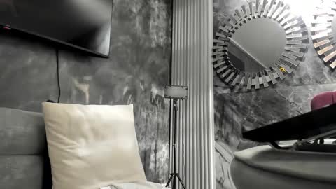 Snapshot of isisblakee chatting on 09/20/25, 05:58 Isis online show from 09/20/25, 05:58