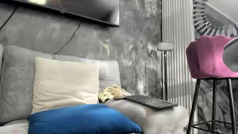 Snapshot of isisblakee chatting on 09/23/25, 01:36 Isis online show from 09/23/25, 01:36