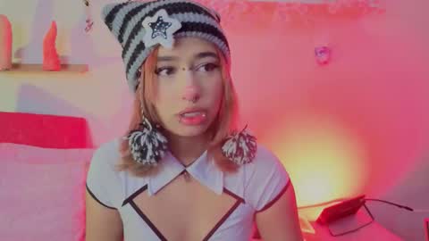 Isisjones18 online show from 10/18/25, 09:21