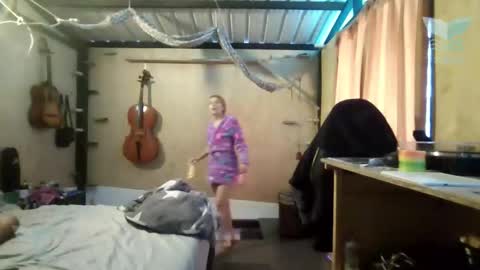 Snapshot of isissun03 chatting on 02/15/26, 10:50 Isis SUN online show from 02/15/26, 10:50