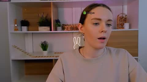 Snapshot of isla_dior chatting on 12/16/25, 07:35 isla_dior online show from 12/16/25, 07:35