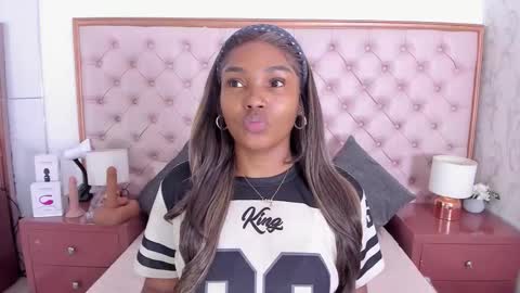 Vanessa online show from 11/04/25, 11:20