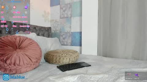 Isla Blue online show from 04/09/26, 02:00