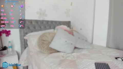 Isla Blue online show from 05/12/26, 02:19