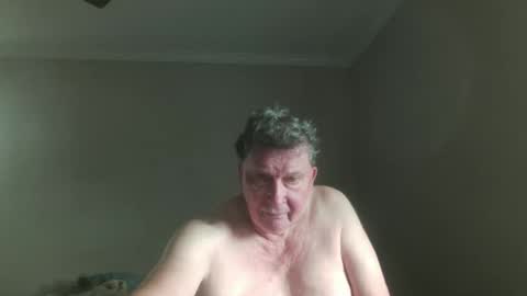 island625103 online show from 10/20/25, 04:29