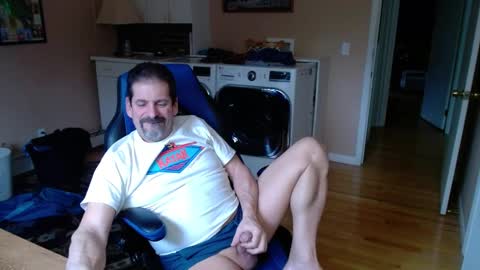 Snapshot of islandguy70 chatting on 01/19/25, 06:32 Jim online show from 01/19/25, 06:32