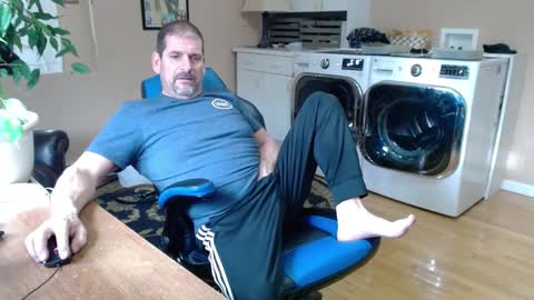Snapshot of islandguy70 chatting on 02/02/25, 08:30 Jim online show from 02/02/25, 08:30