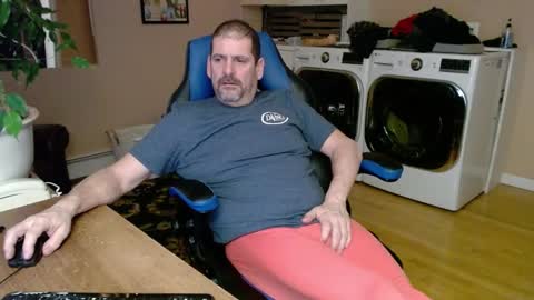Snapshot of islandguy70 chatting on 02/03/25, 12:58 Jim online show from 02/03/25, 12:58