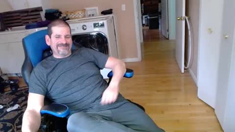 Snapshot of islandguy70 chatting on 02/13/25, 05:44 Jim online show from 02/13/25, 05:44
