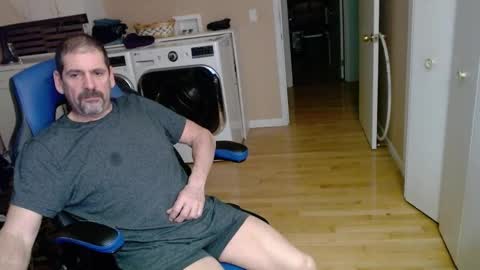 Snapshot of islandguy70 chatting on 02/14/25, 09:56 Jim online show from 02/14/25, 09:56