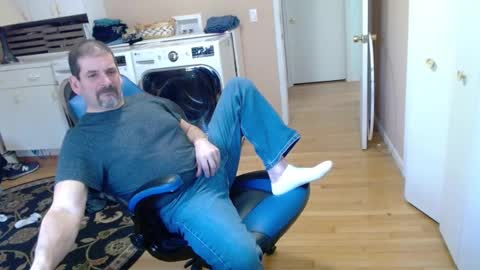 Snapshot of islandguy70 chatting on 02/14/25, 01:51 Jim online show from 02/14/25, 01:51