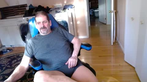Snapshot of islandguy70 chatting on 02/14/25, 09:21 Jim online show from 02/14/25, 09:21
