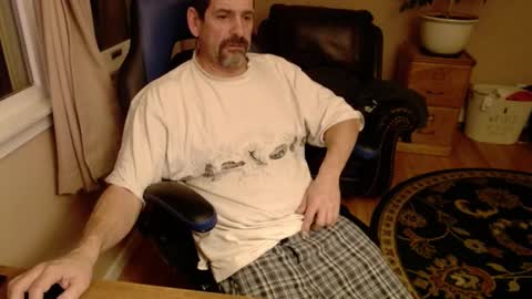 Snapshot of islandguy70 chatting on 02/26/25, 10:04 Jim online show from 02/26/25, 10:04