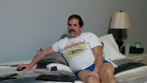 Snapshot of islandguy70 chatting on 10/27/25, 03:32 Jim online show from 10/27/25, 03:32
