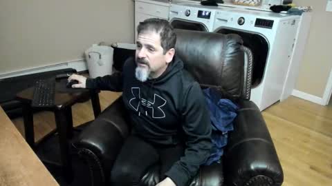Snapshot of islandguy70 chatting on 02/05/26, 10:36 Jim online show from 02/05/26, 10:36