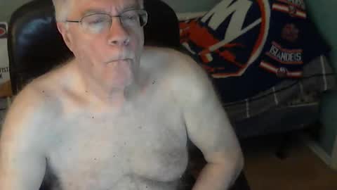 Snapshot of islesman22 chatting on 04/08/26, 09:09 islesman22 online show from 04/08/26, 09:09