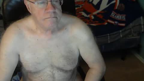 Snapshot of islesman22 chatting on 04/21/26, 09:15 islesman22 online show from 04/21/26, 09:15