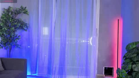 Snapshot of isnotforeveryone chatting on 02/19/26, 12:28 Julyane online show from 02/19/26, 12:28