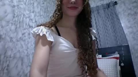 Snapshot of issa30213 chatting on 12/15/24, 01:57 Issa online show from 12/15/24, 01:57