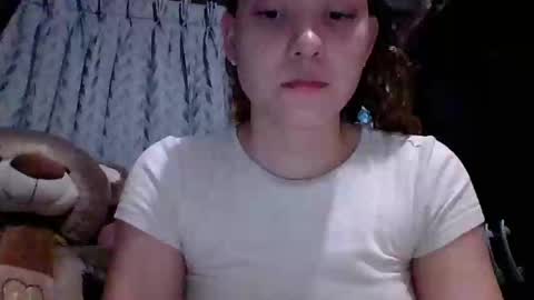 Snapshot of issa30213 chatting on 10/15/25, 03:28 Issa online show from 10/15/25, 03:28