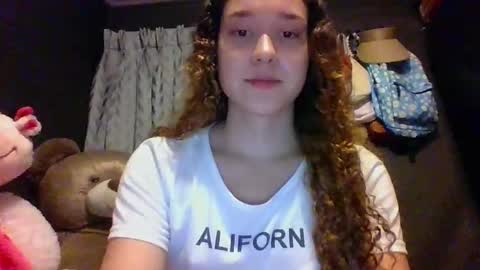 Snapshot of issa30213 chatting on 11/07/25, 02:22 Issa online show from 11/07/25, 02:22