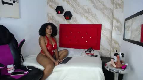 Snapshot of issa__love chatting on 11/21/25, 12:37 issa online show from 11/21/25, 12:37