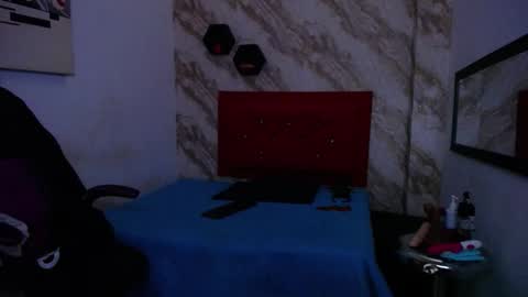 Snapshot of issa__love chatting on 01/09/26, 12:52 issa online show from 01/09/26, 12:52