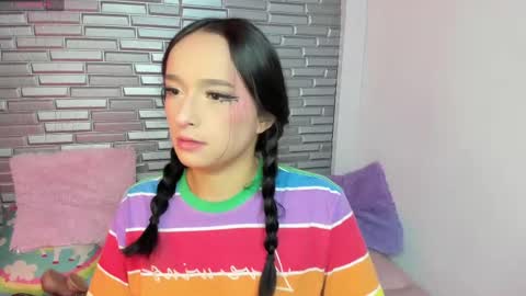 I S S A B E L A Igissaa ax    Xlittleissa  online show from 02/20/25, 02:24