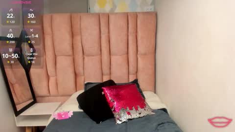 Snapshot of issa_milf__ chatting on 02/03/26, 01:27 ISSA MILF online show from 02/03/26, 01:27