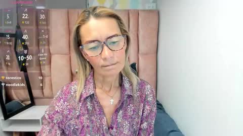 Snapshot of issa_milf__ chatting on 02/10/26, 01:15 ISSA MILF online show from 02/10/26, 01:15